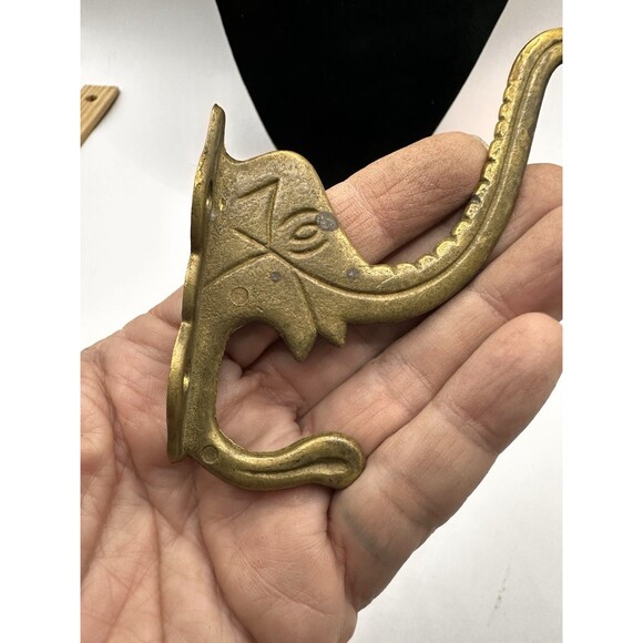 Vintage Brass India Elephant Double Hook Wall Hooks Coats Trunk UP 3.5 x 3.5 in - Picture 7 of 8